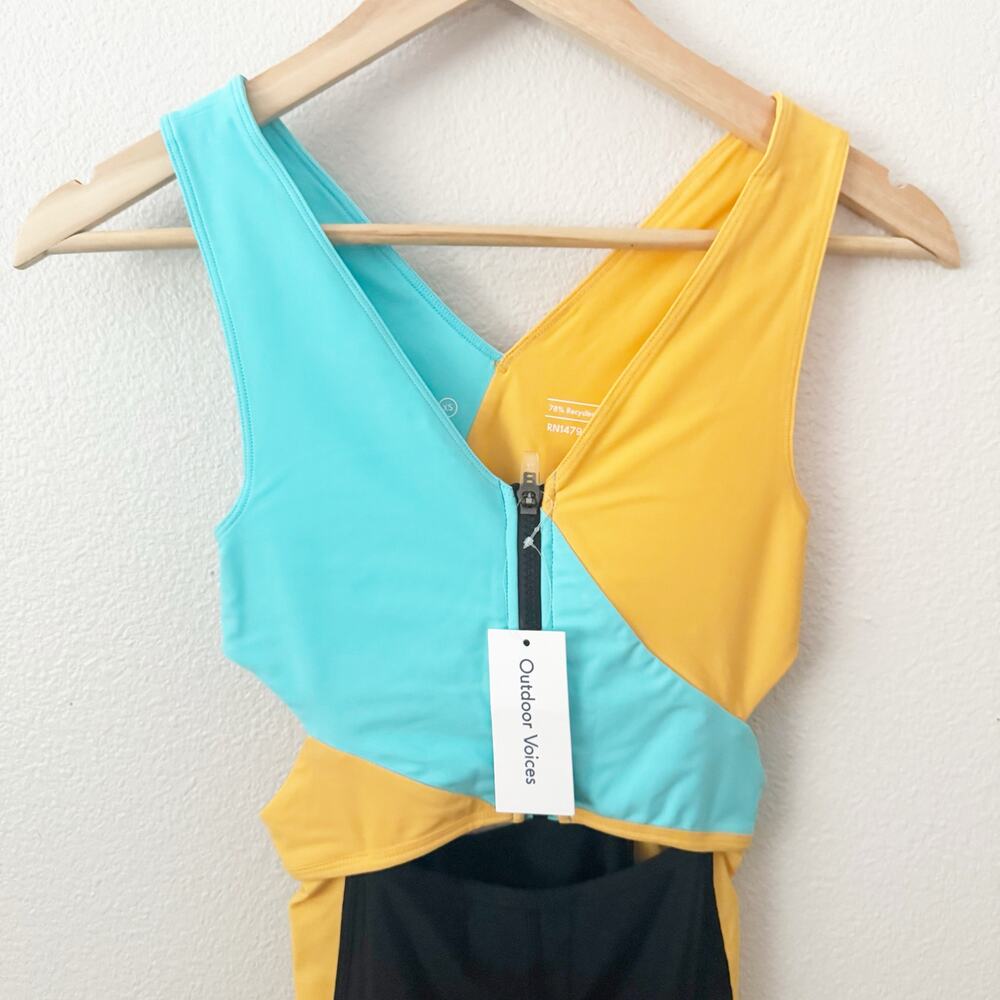 OUTDOOR VOICES | NWT Splashknit Cutout Bodysuit Shorts Capri Mango Black |‎ XS